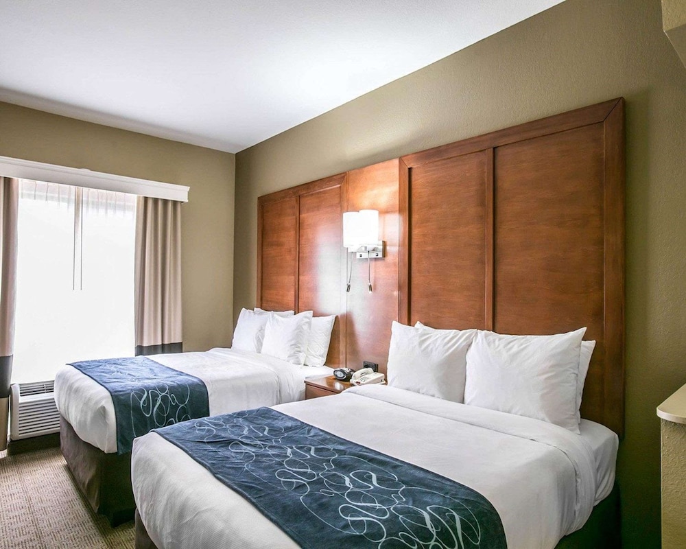Suite, 2 Queen Beds - Photo 3