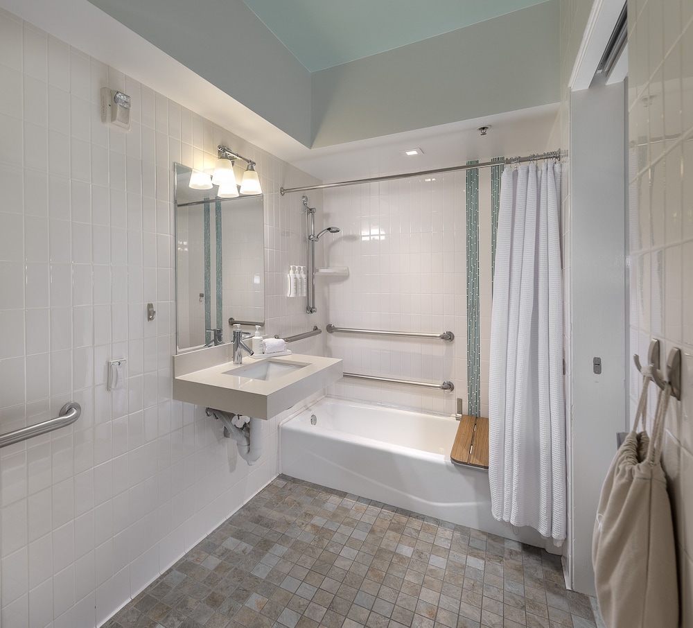 Standard Room, 1 Full Bed, Accessible - Photo 4