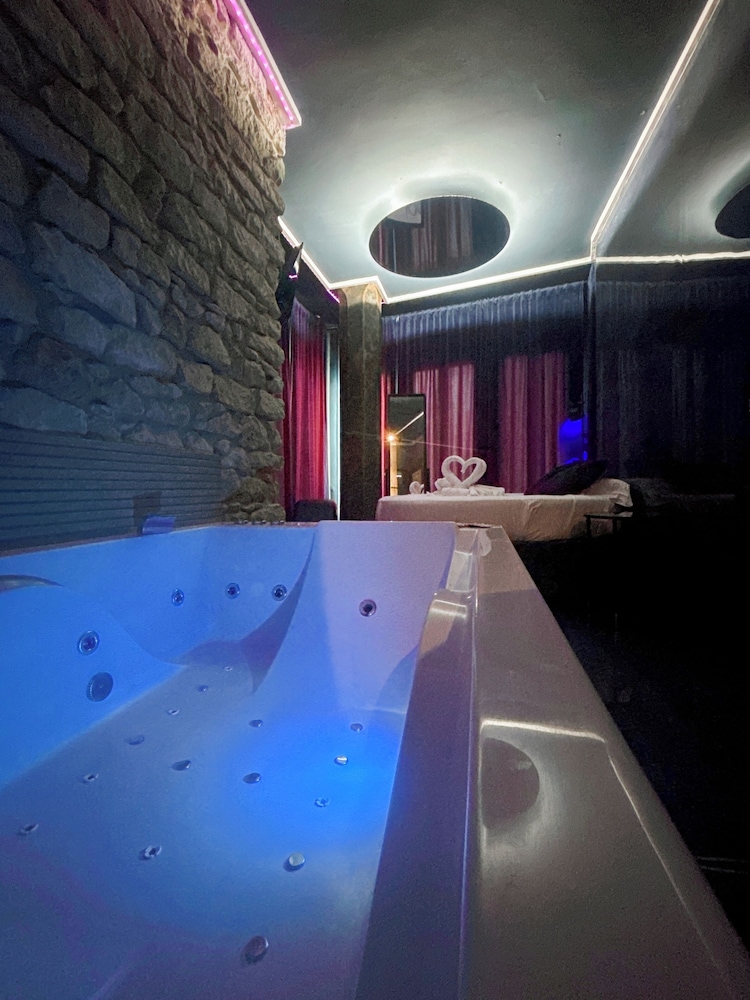 Romantic Suite photo 2