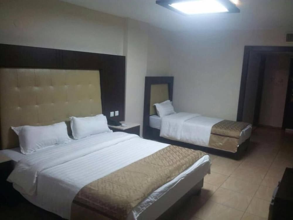 Grand Room photo 2