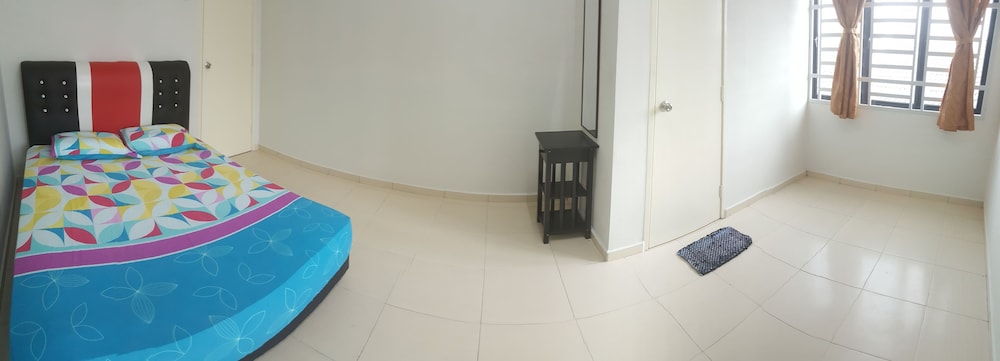 House, 4 Bedrooms photo 3