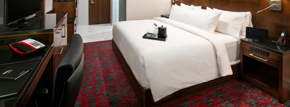 Premium Room, 1 King Bed photo 1