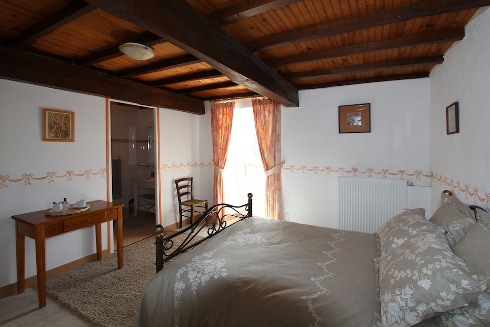 Double Room, Pool View (Occitane) photo 2