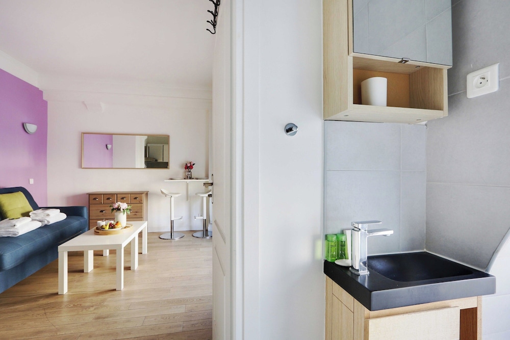 Apartment photo 2