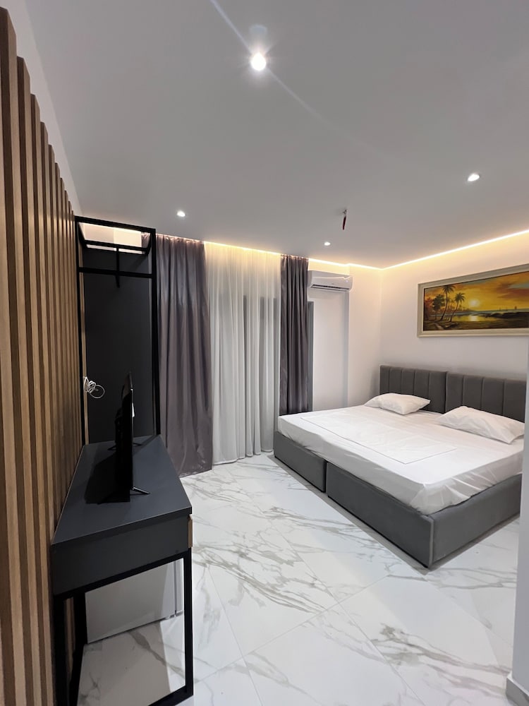 Double or Twin Room, Partial Sea View