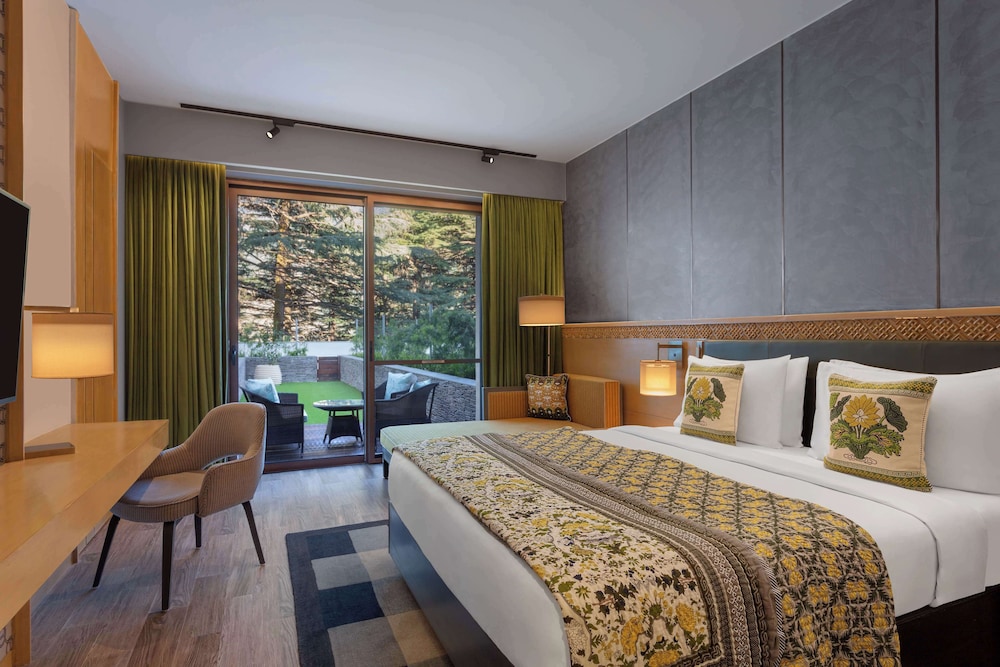 1 King Bed with Private Garden - Photo 3