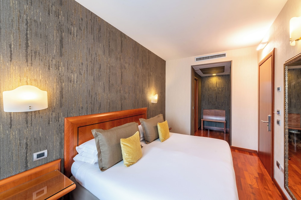 Classic Double or Twin Room - Photo 2