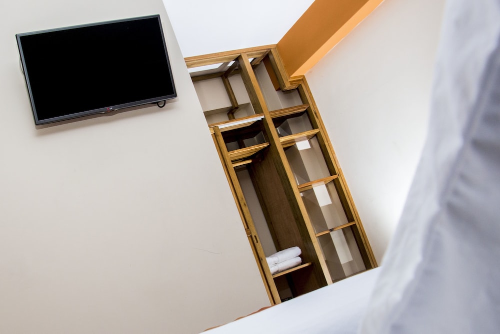Single Room, 1 Queen Bed, Non Smoking photo 1
