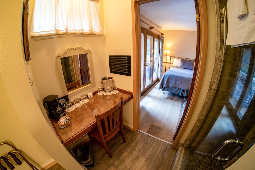 Double Room - Photo 4