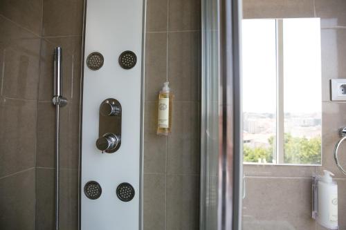 One-Bedroom Suite - Photo 17