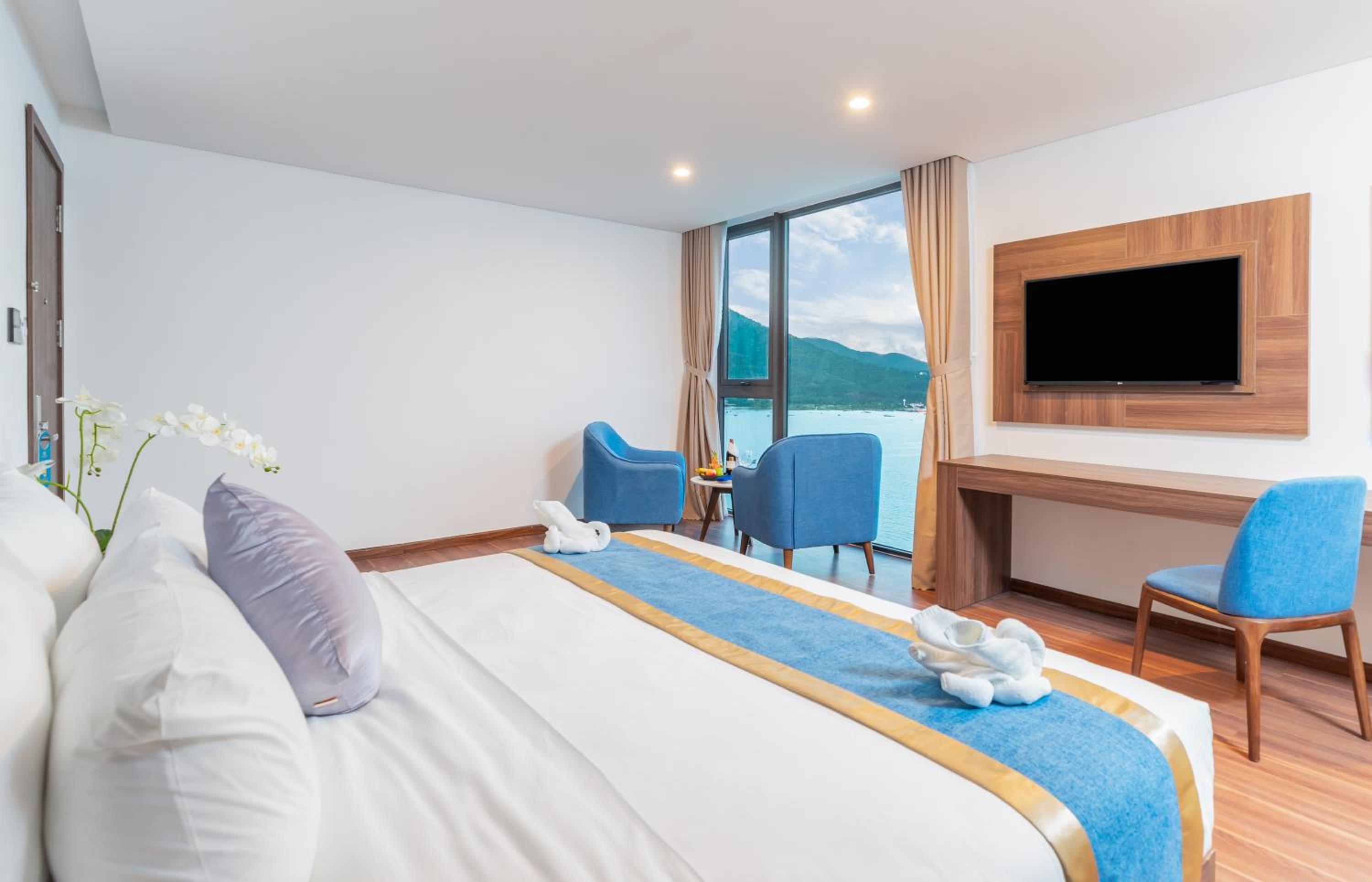 King Suite with Ocean View