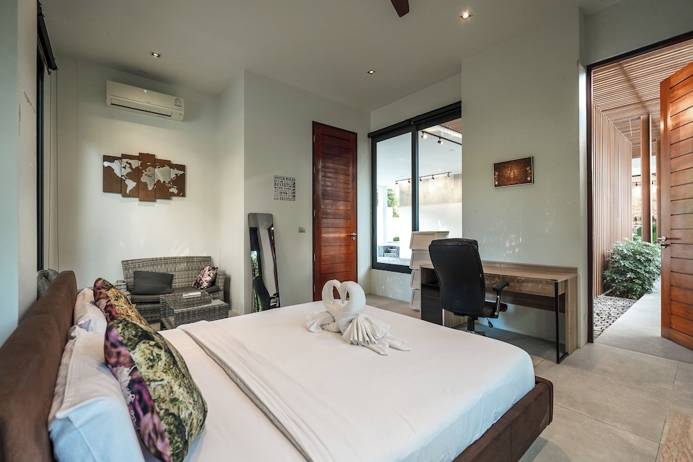 Villa photo 2