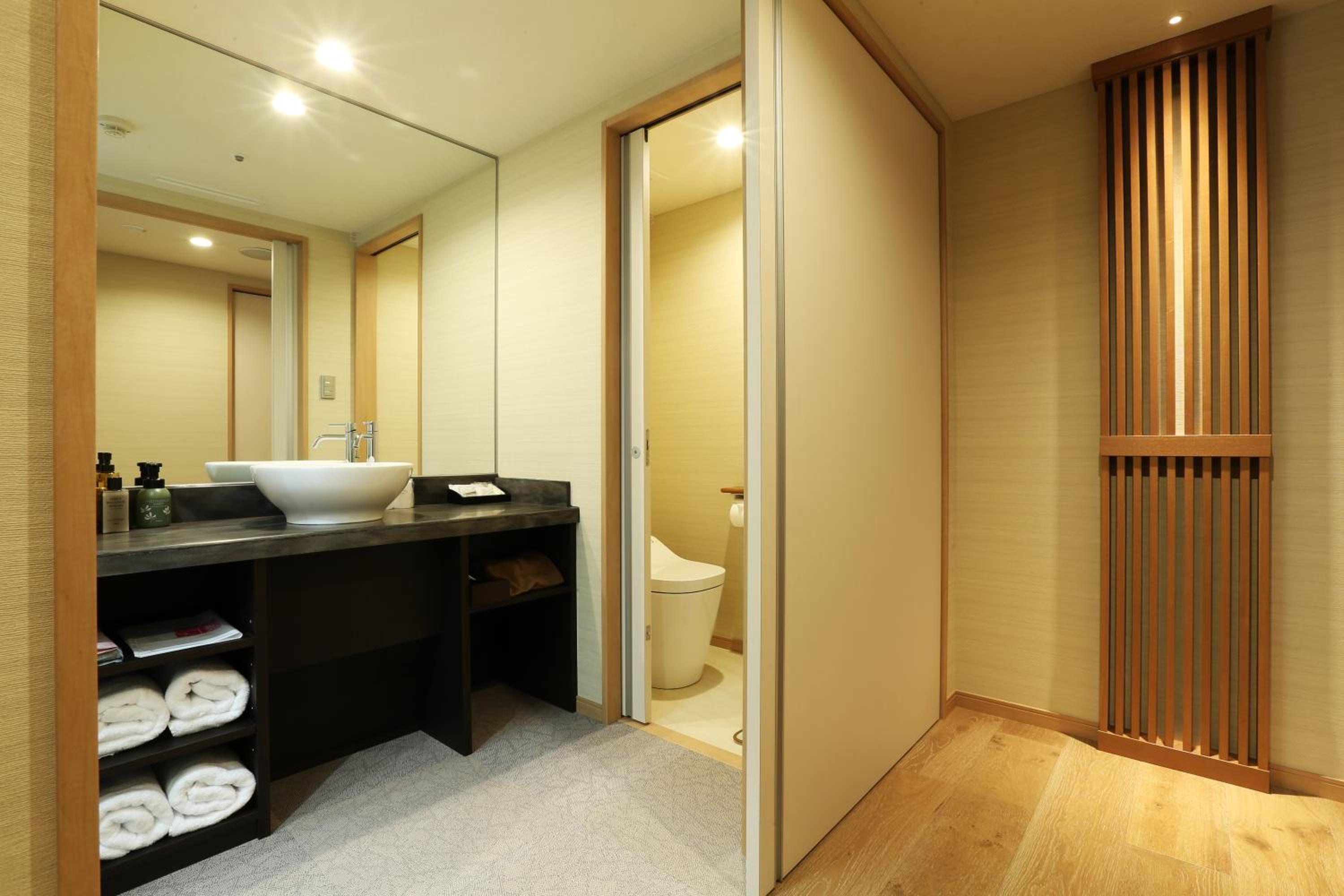 Family Room with Tatami Area - Non-Smoking photo 2