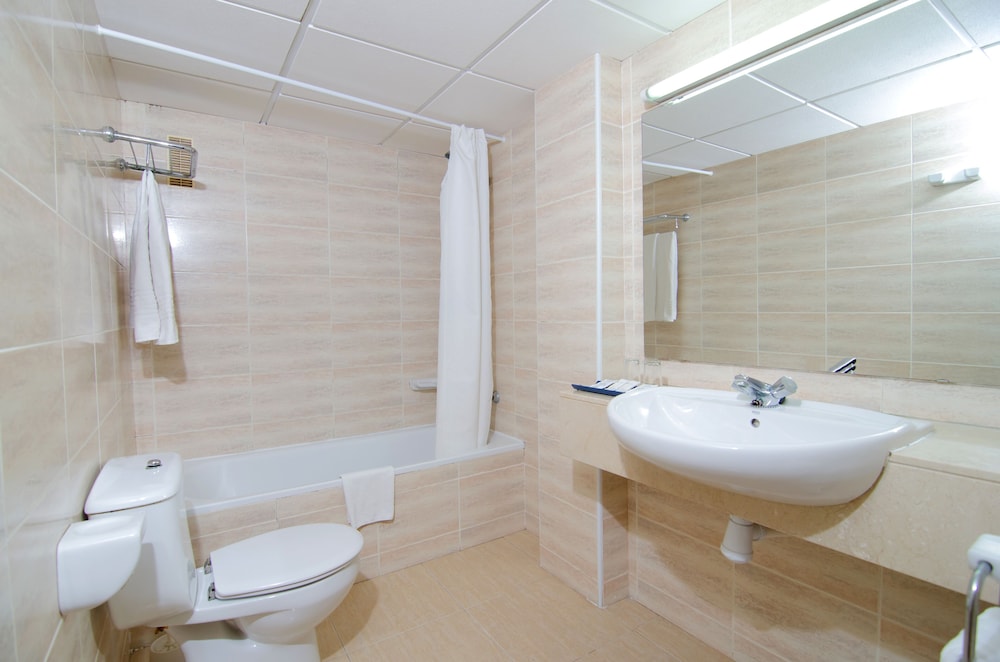 Standard Room, Balcony, Sea View (2 Adults + 1 Child) photo 3