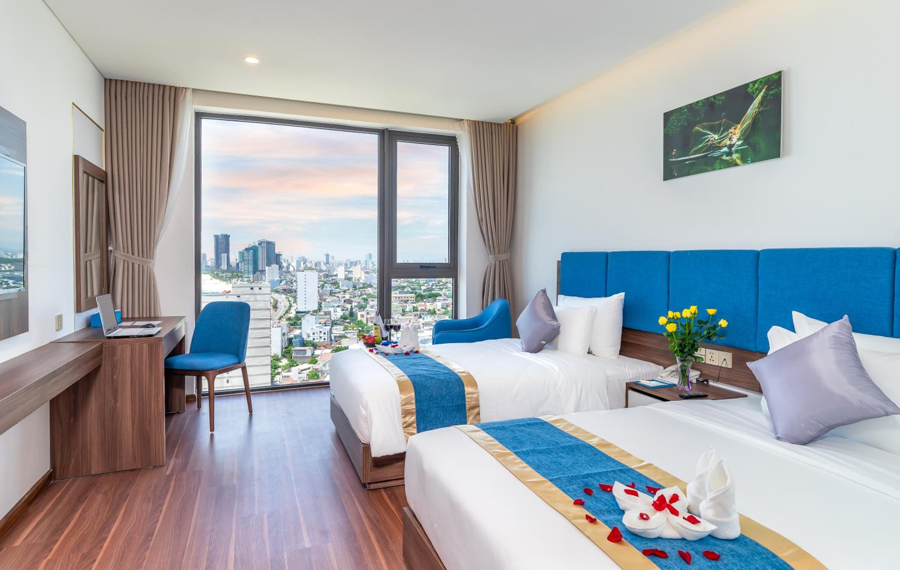 Deluxe Double or Twin Room with Sea View