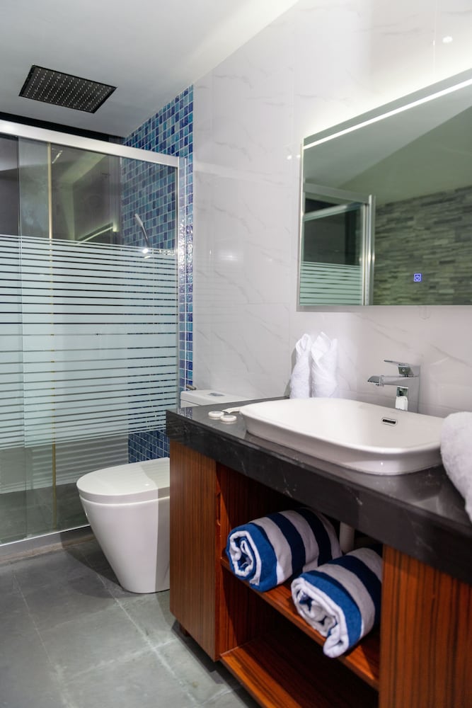Deluxe Double Room - Photo 28