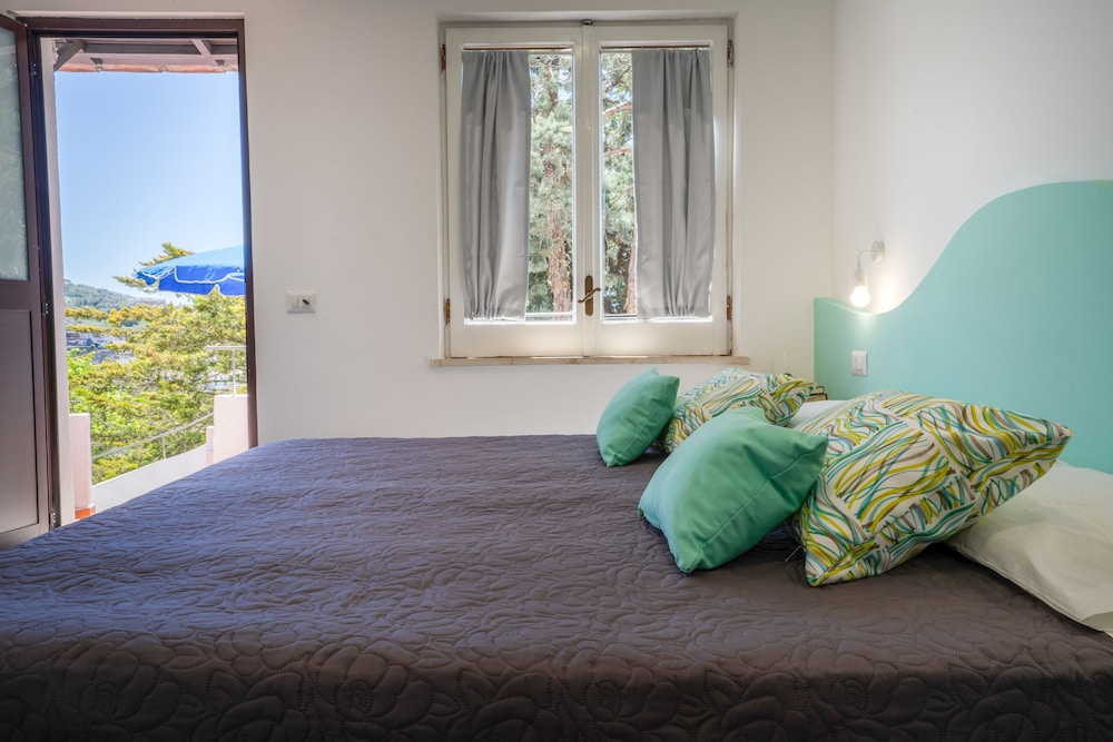 Superior Room - Photo 11