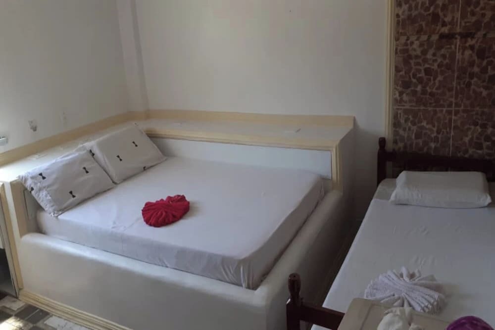 Standard Room, Multiple Beds photo 2