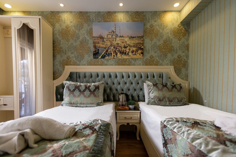 Family Quadruple Room photo 2