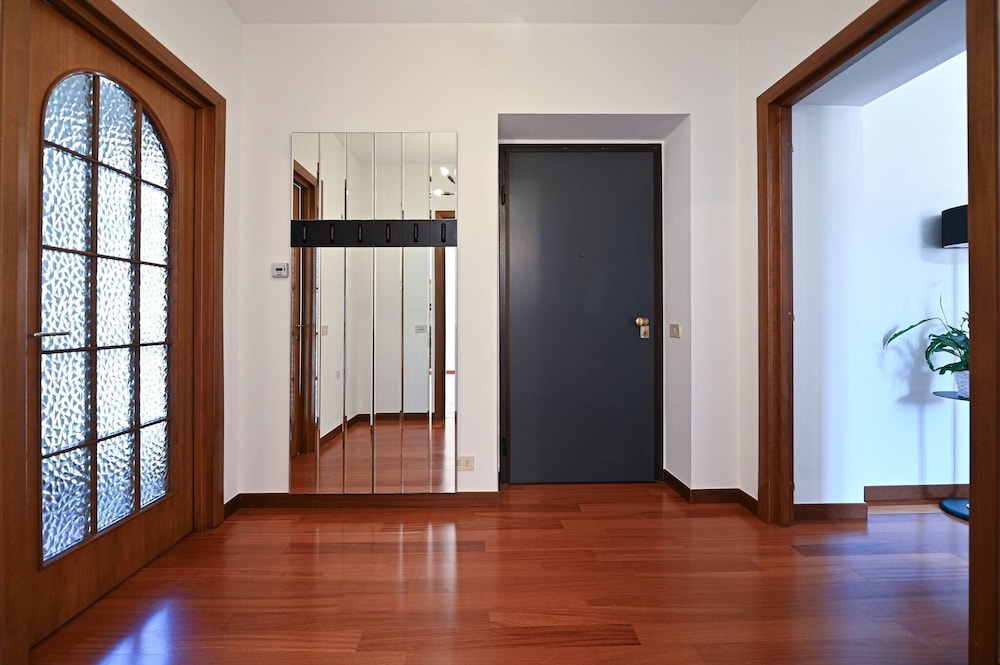 One & Only Lake View Apartment in Central Como, Photo 36