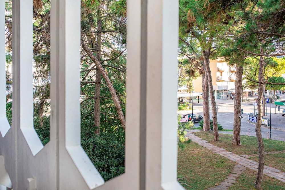 Economy Double or Twin Room, Balcony photo 2