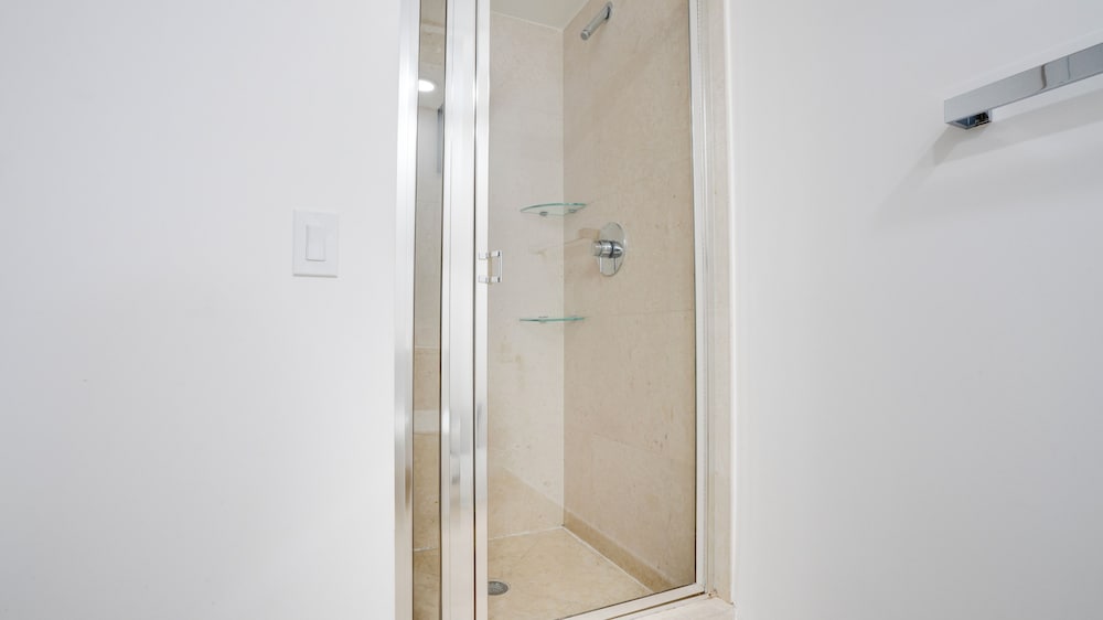 Panoramic Condo, 2 Bedrooms, 2 Bathrooms, Ocean View photo 2