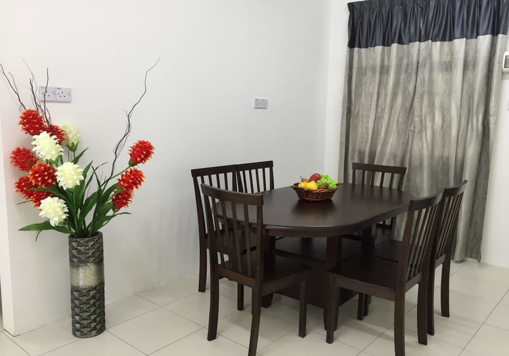 Deluxe Apartment (With Aircond) photo 3
