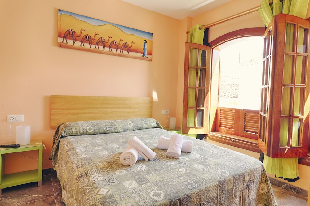 Habitación Doble Estándar, 1 Cama Doble, Baño Privado, Vista a la Ciudad