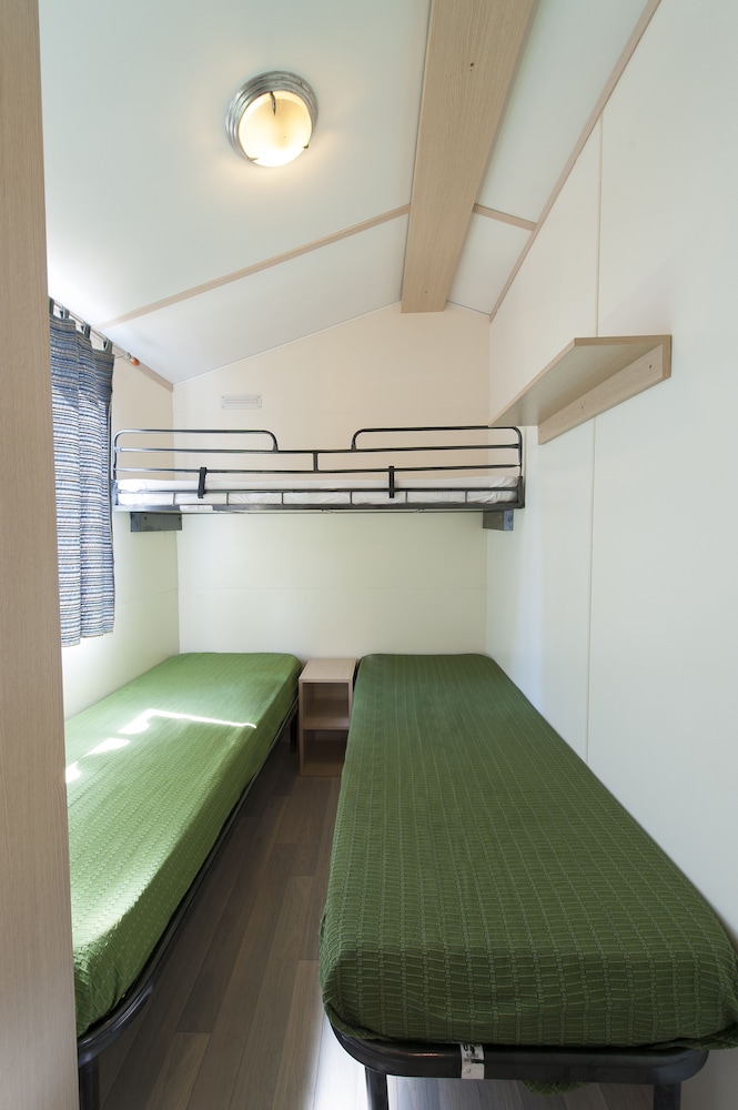 Comfort Mobile Home, 3 Bedrooms, Private Bathroom photo 1