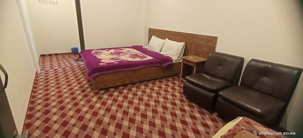 Standard Double or Twin Room - Photo 10