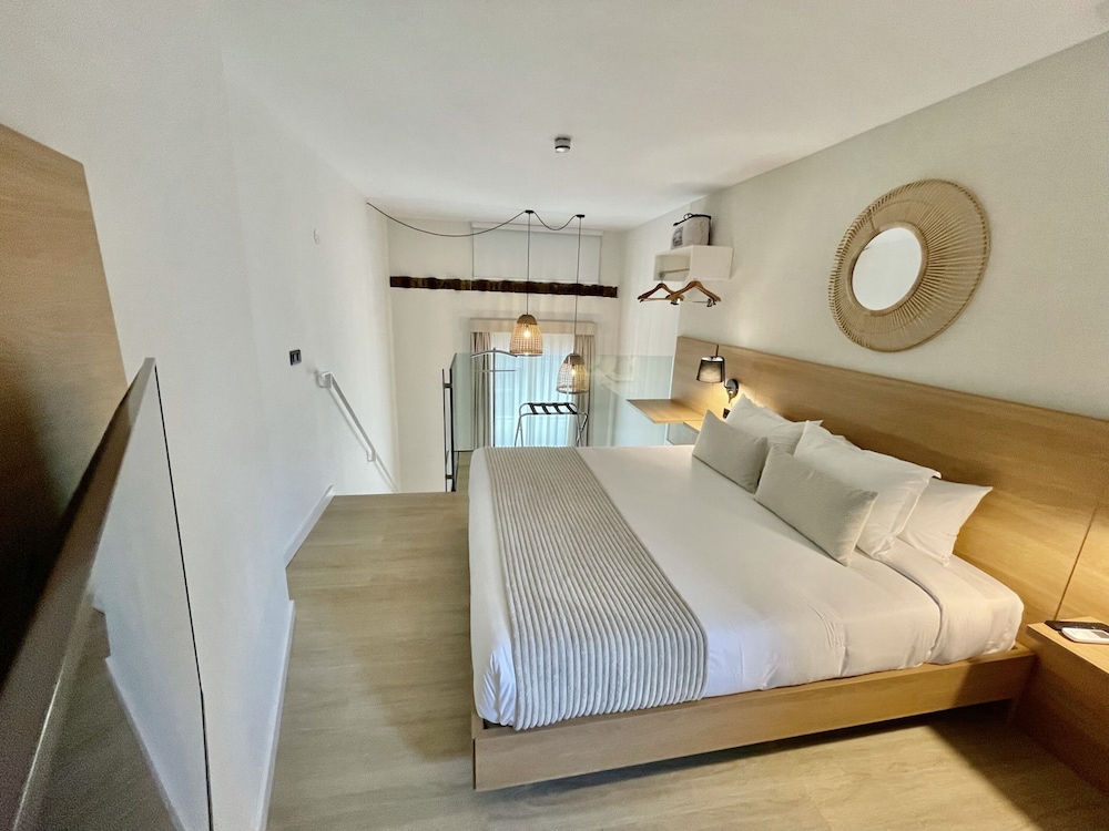 Deluxe Loft - Photo 2