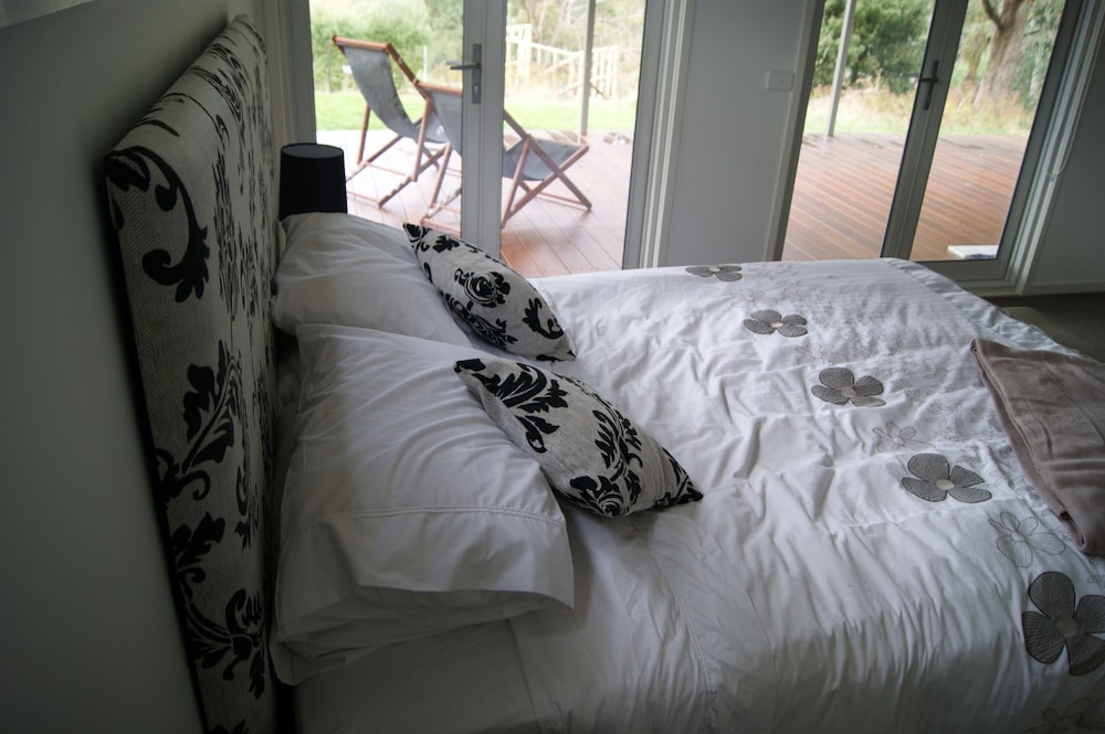 4-Bedroom House (2 Queen Beds & 2 Tri-Bunks) photo 1