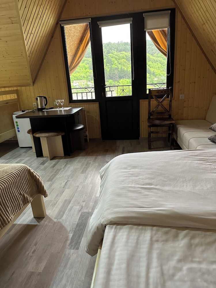 Quadruple Room, Balcony, Mountain View photo 3
