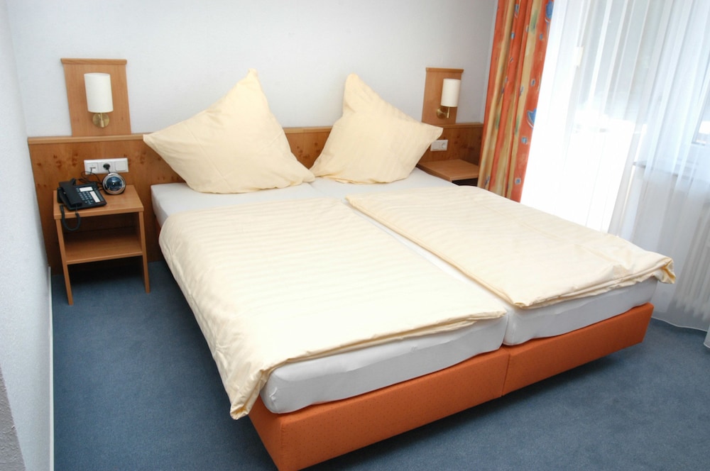 Basic Room photo 2