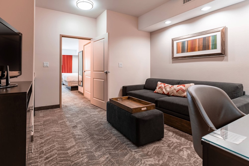 Suite, 1 Bedroom - Photo 3