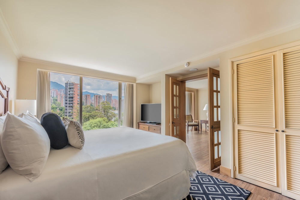 Suite, 1 Bedroom - Photo 3