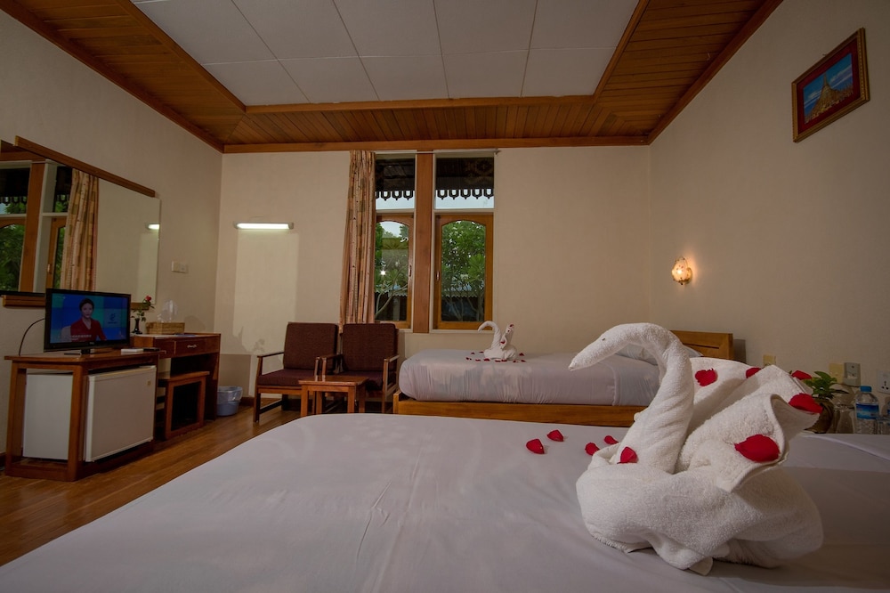 Superior Twin Room photo 3