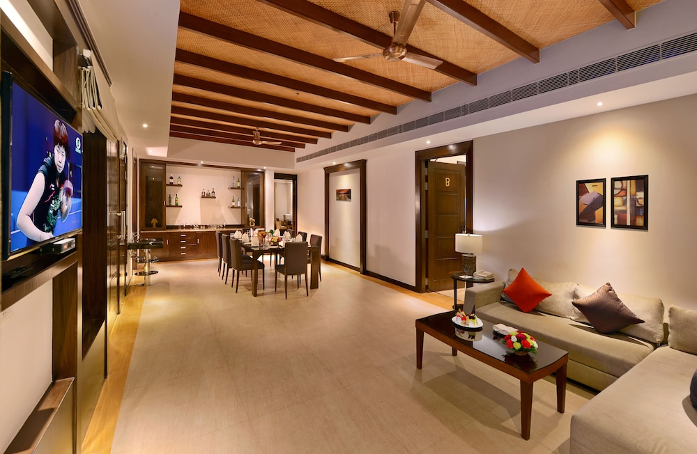 Presidential Villa, 3 Bedrooms, Mountain View, Garden Area
