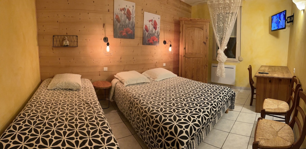 Classic Triple Room (avec douche) photo 1