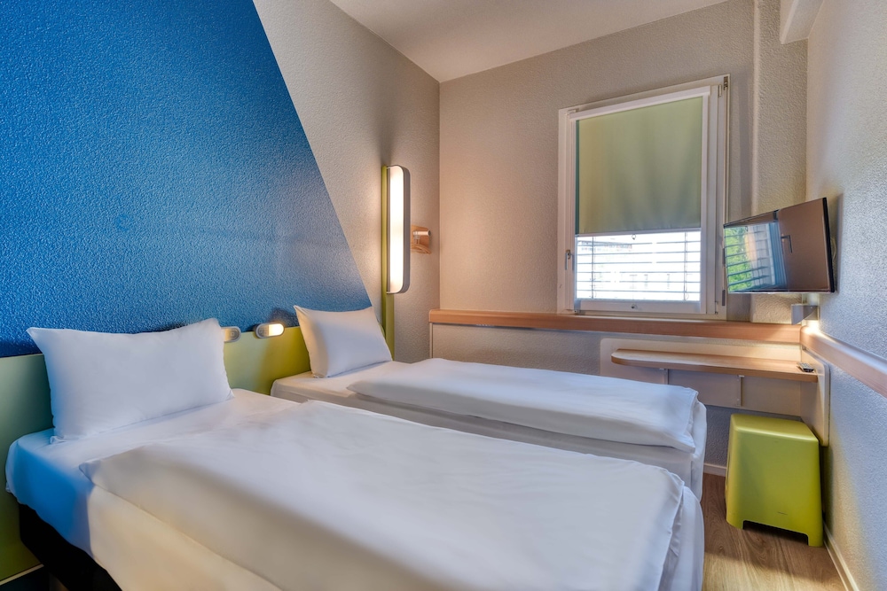 Standard Room, 2 Twin Beds photo 3