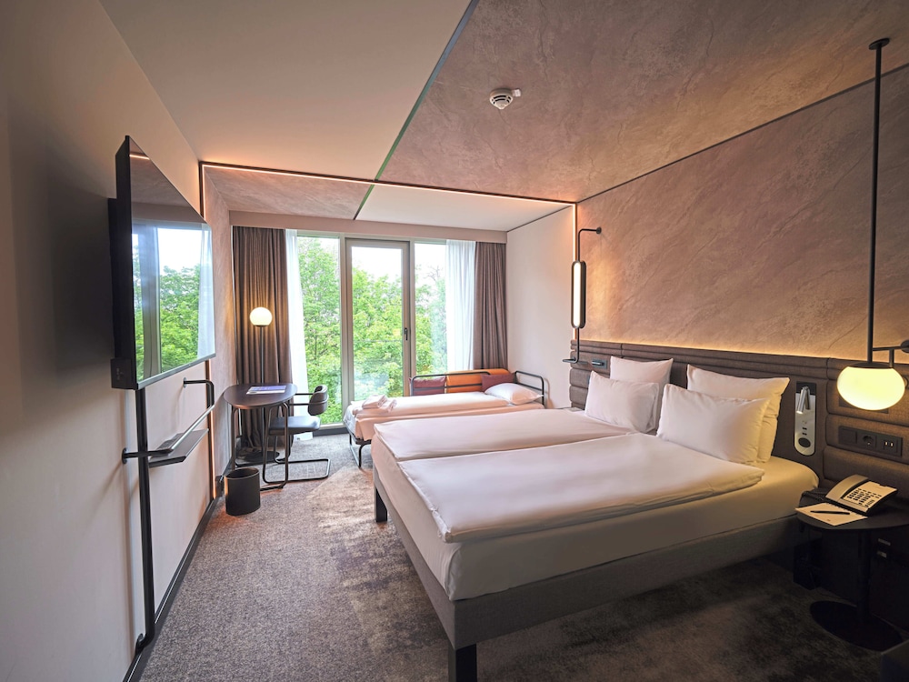 Premium Family Room - Photo 1