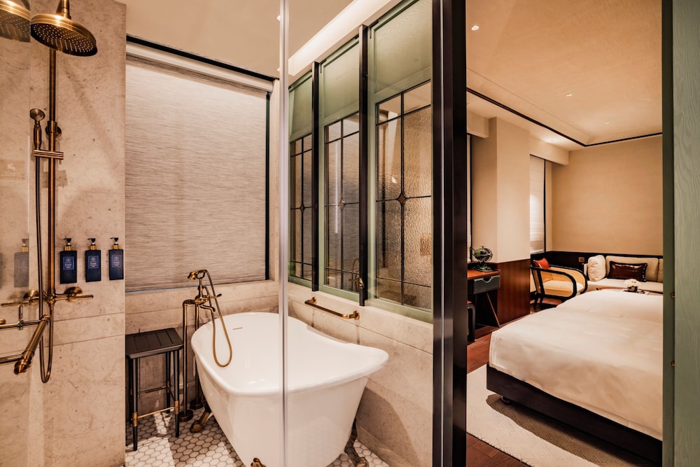 Deluxe Room, 2 Twin Beds, City View photo 3