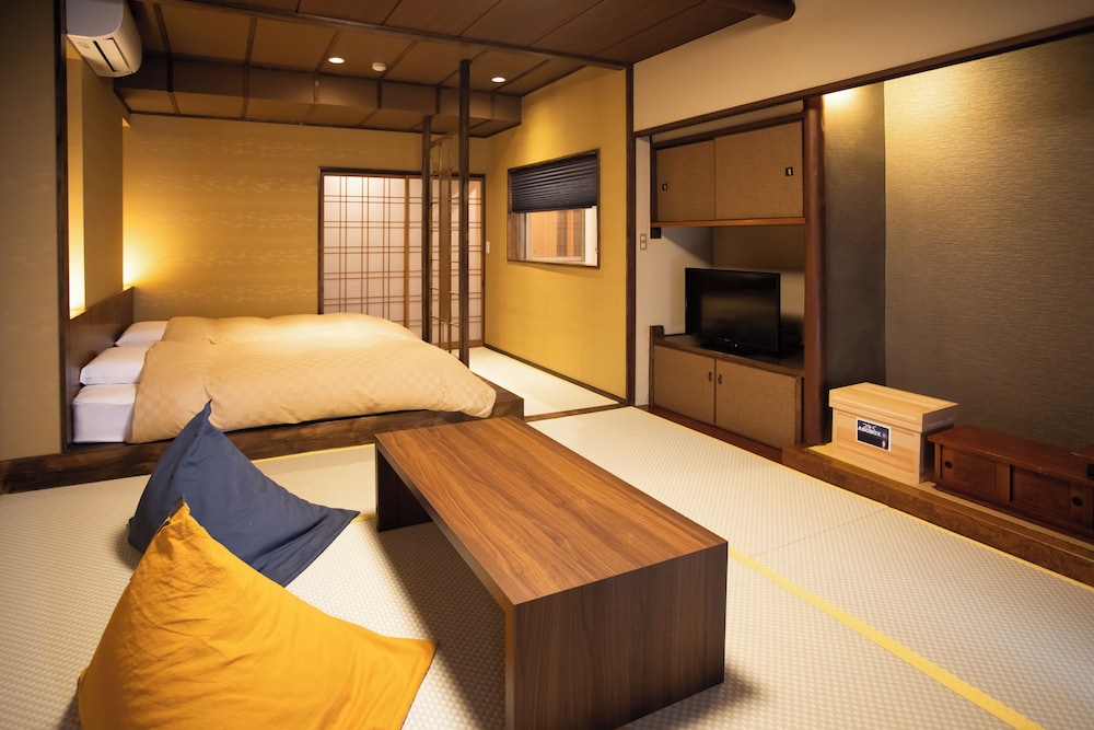 Comfort Double or Twin Room, Private Bathroom, Partial Ocean View