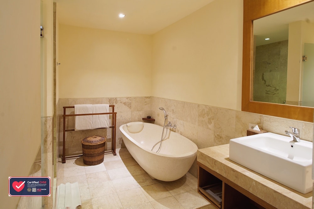 Sapodilla Suite Room with Balcony photo 2