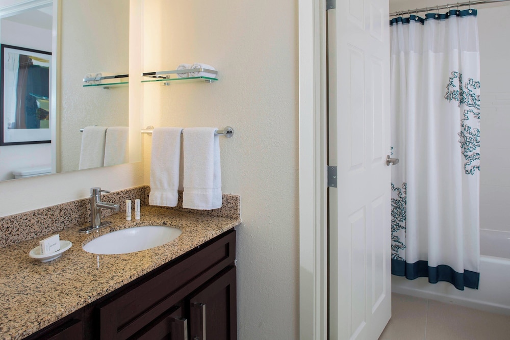 Suite, 1 Bedroom - Photo 3