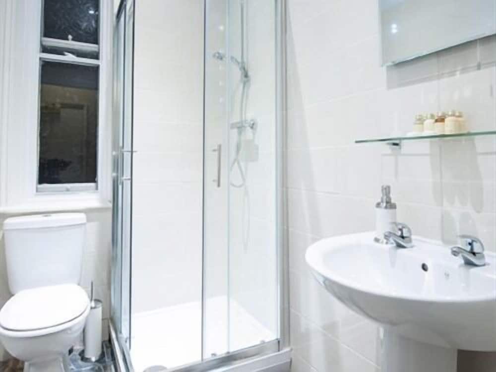 Double Room, Ensuite - Photo 4