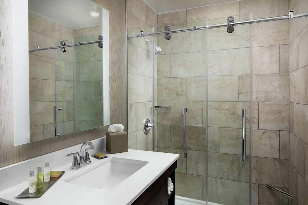 1 King Suite, Hearing Accessible - Photo 6