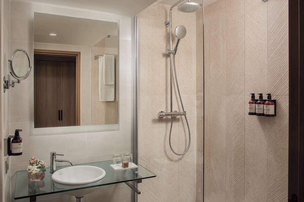Superior Room - Photo 11