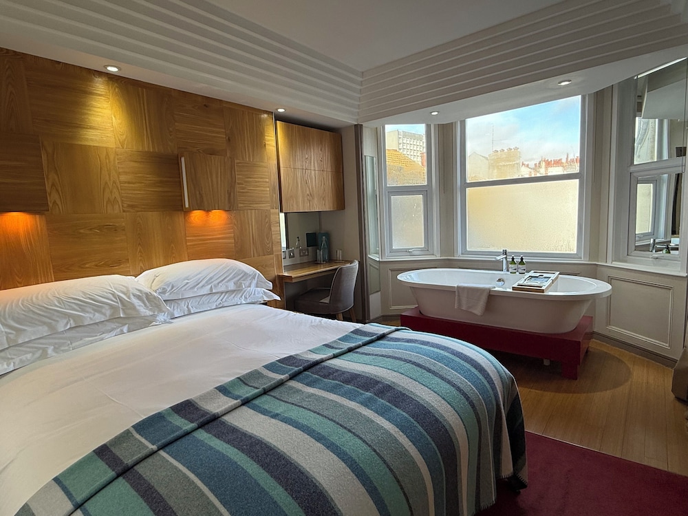 City Double Room, 1 Queen Bed, Ensuite, City View photo 2