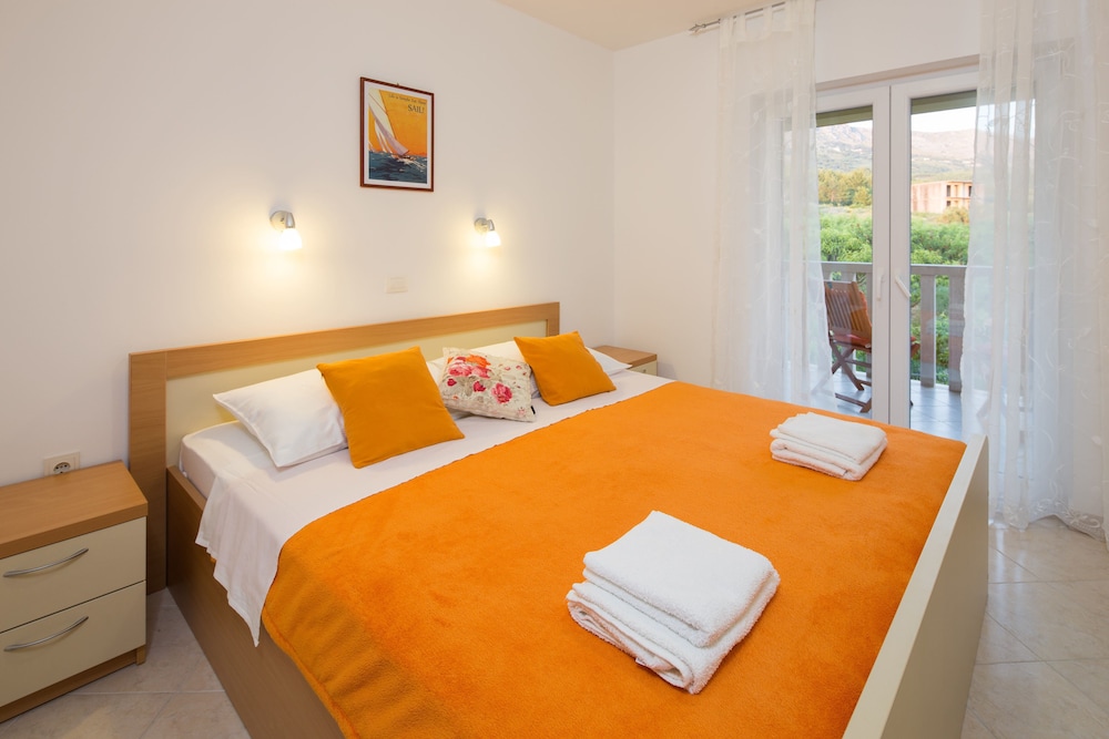 Comfort Apartment, Partial Sea View